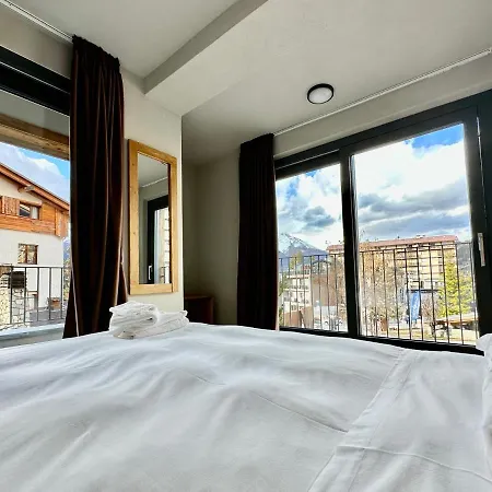 Du Parc Apartment *