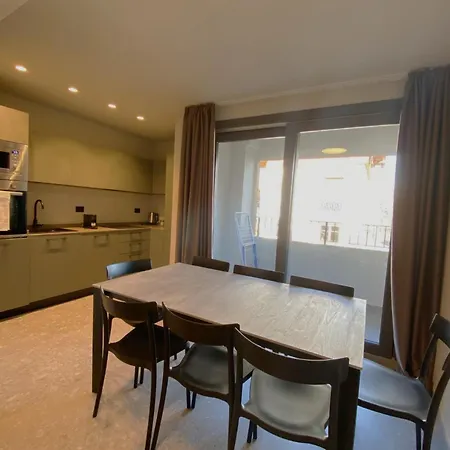 Du Parc Apartment